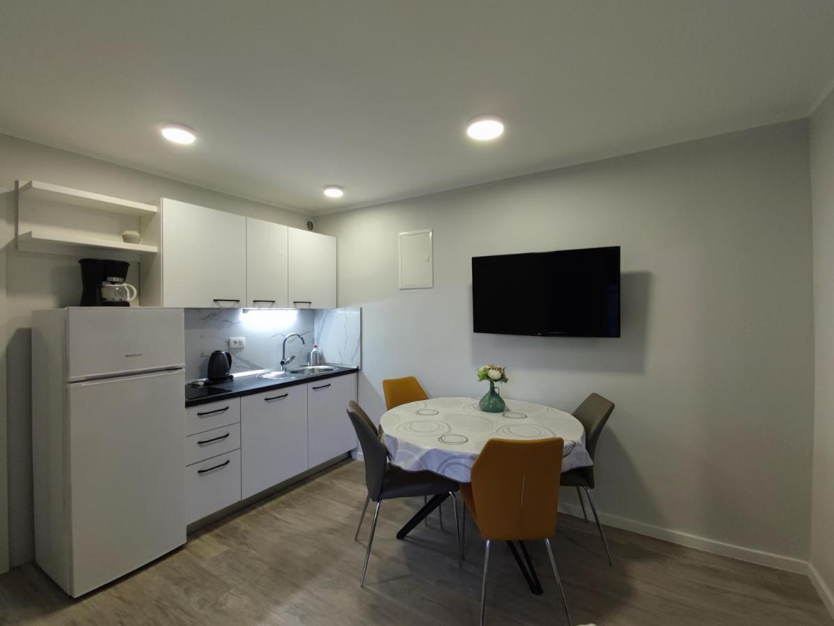 Apartments Ivancic ミミツェ エクステリア 写真
